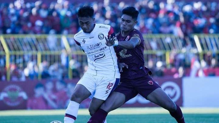 Laga antara tuan rumah PSM Makassar vs Arema FC. Skuad Singo Edan kalah di laga tandang. (Foto: Instagram @aremafcofficial)