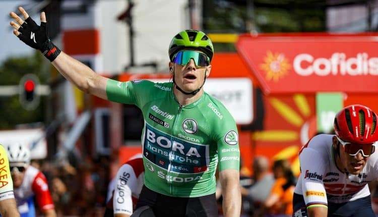 Sam Bennett (Bora-Hansgrohe) memenangkan etape 3 Vulta a Espana. (Foto: bicycleworks)