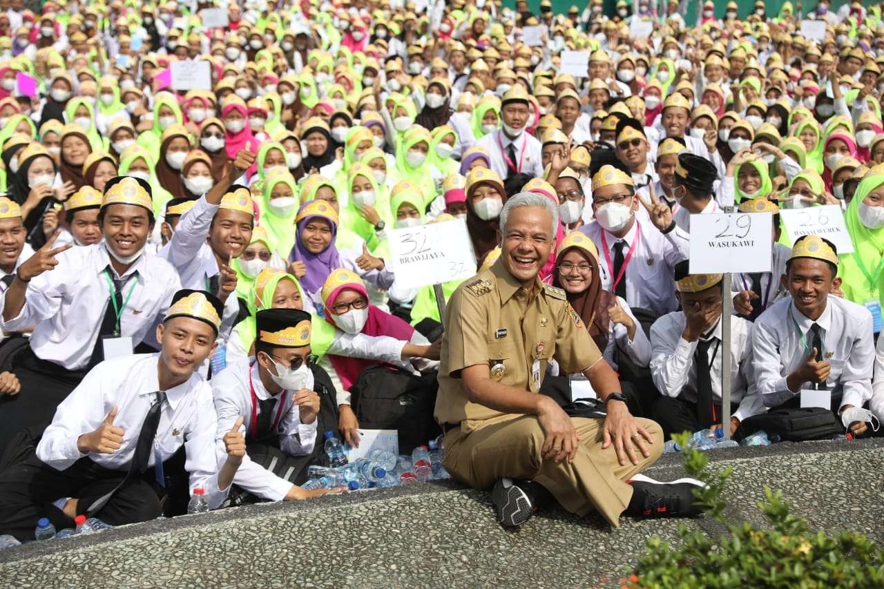 Gubernur Jawa Tengah Ganjar Pranowo memberikan semangat kepada mahasiswa baru UIN Saifuddin Zuhri Purwokerto, Senin, 22 Agustus 2022. (Foto: Dokumentasi Jateng)