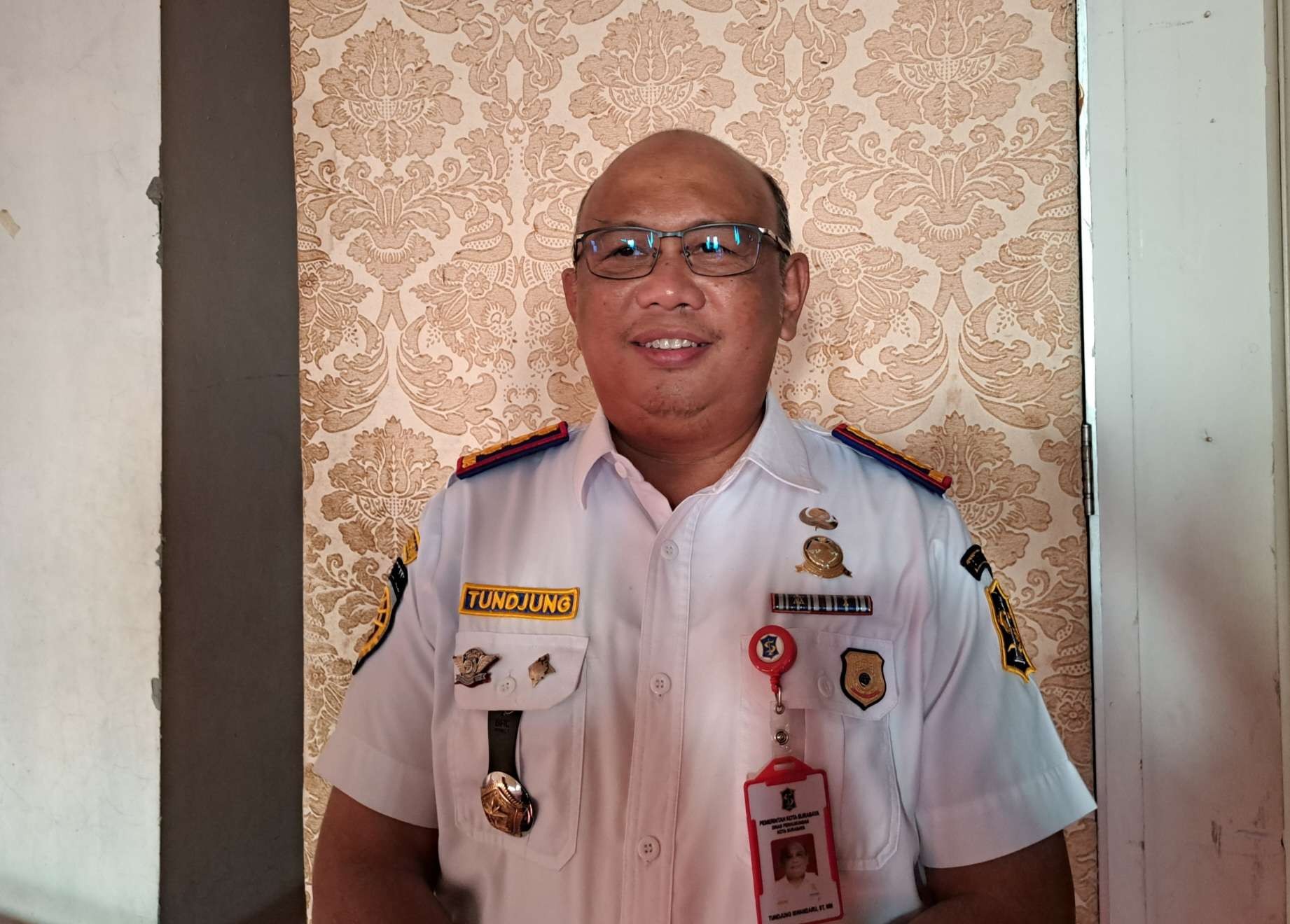 Kepala Dinas Perhubungan Kota Surabaya, Tundjung Iswandaru ditemui Senin, 22 Agustus 2022. (Foto: Pita Sari/Ngopibareng.id)