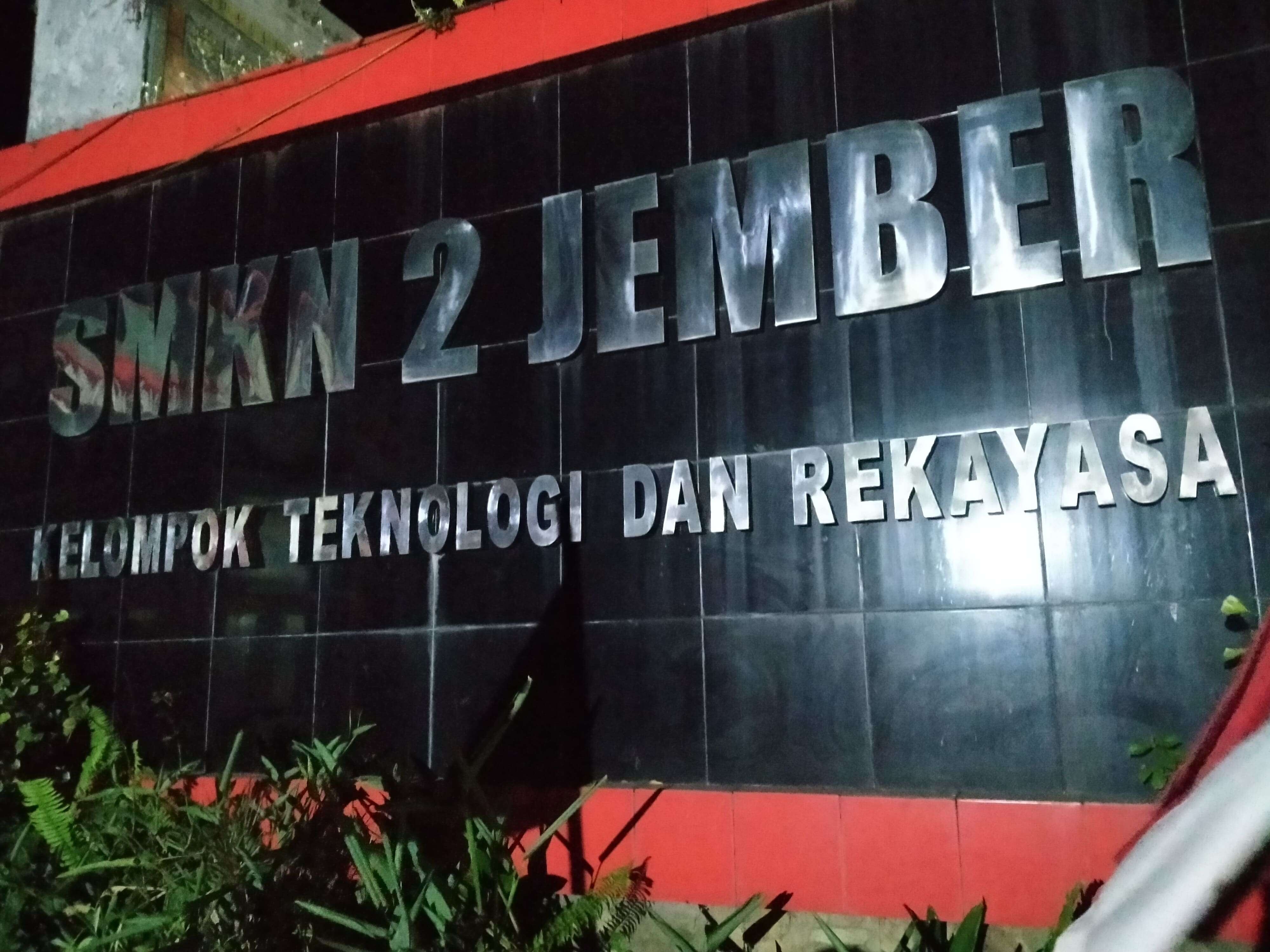 SMK 2 Jember menjadi lokasi penganiayaan antar siswa hingga tewas. (Foto: Rusdi/Ngopibareng.id)