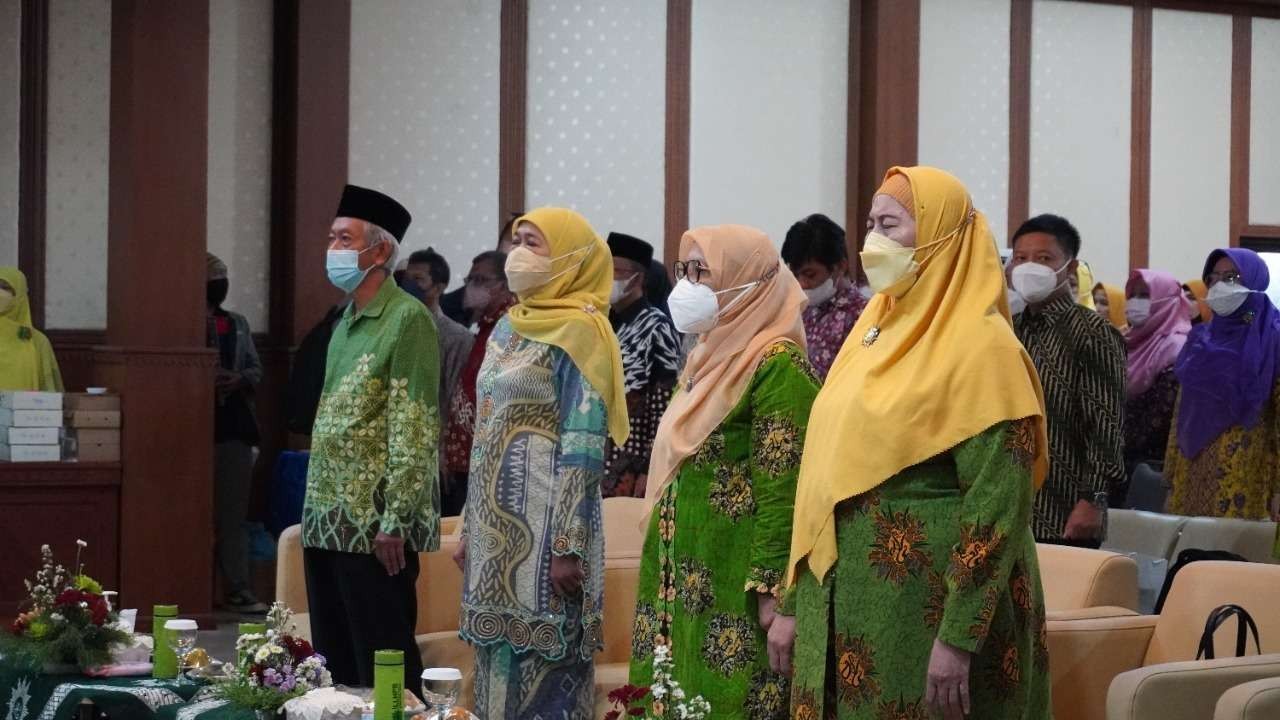 Gubernur Jawa Timur, Khofifah Indar Parawansa saat menghadiri Resepsi Milad 105 ‘Aisyiyah yang digelar Pimpinan Wilayah ‘Aisyiyah Jawa Timur (PWA Jatim). (Foto: muhammadiyah.or.id)