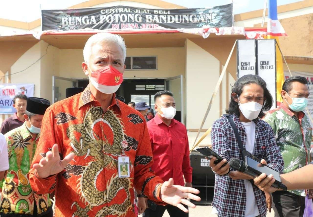 Gubernur Jawa Tengah Ganjar Pranowo mengapresiasi kreativitas dari Kontak Tani Nelayan Andalan (KTNA) Kabupaten Semarang. (Foto: Ist)