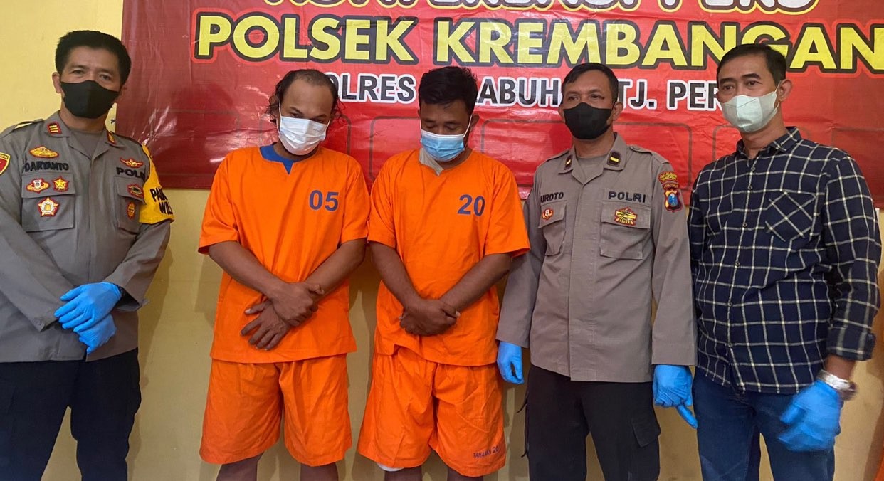 Dua dari tujuh pengamen di Surabaya yang ditangkap saat menggunakan sabu (Foto: dok. Polsek Krembangan)