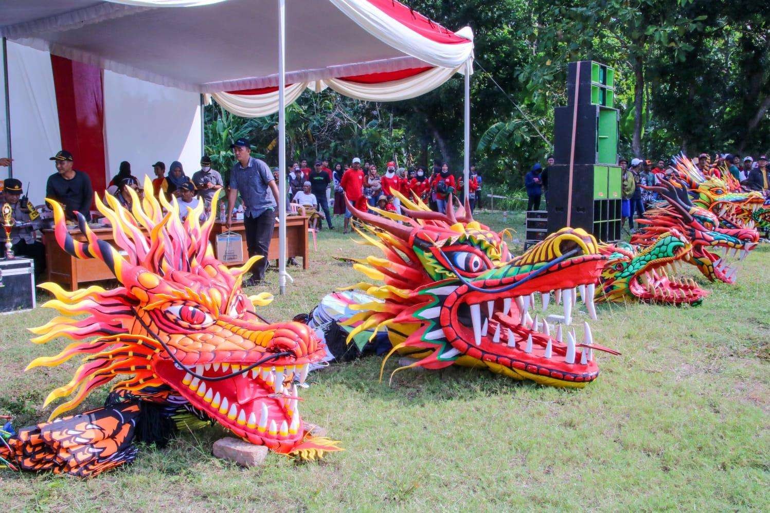 Festival Layang-layang dibuka Bupati Lamongan Yurohnur Efendi, digelar di Lapangan Centong, Desa/Kecamatan Laren, Lamongan Sabtu 27 Agustus 2022.(Foto: dok. Humas Lamongan)
