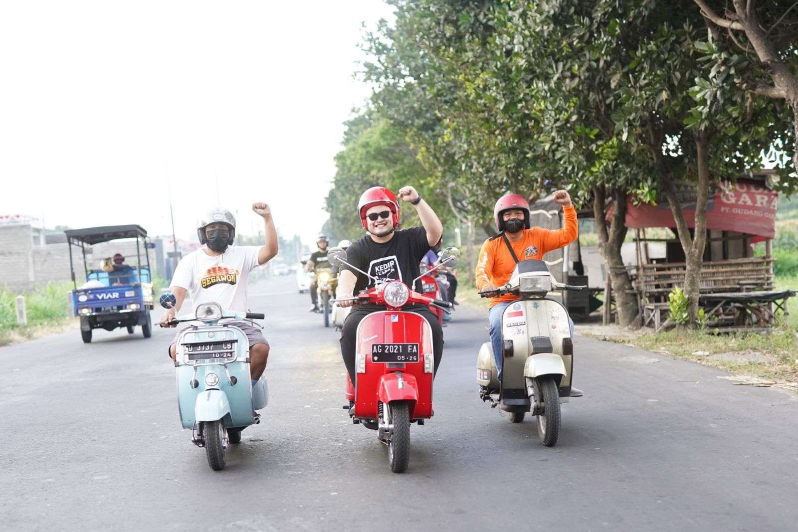 Bupati Kediri menggelar Panjalu Scooter Festival dengan sejumlah doorprize menarik. (Foto: Dokumentasi Kominfo Kediri)