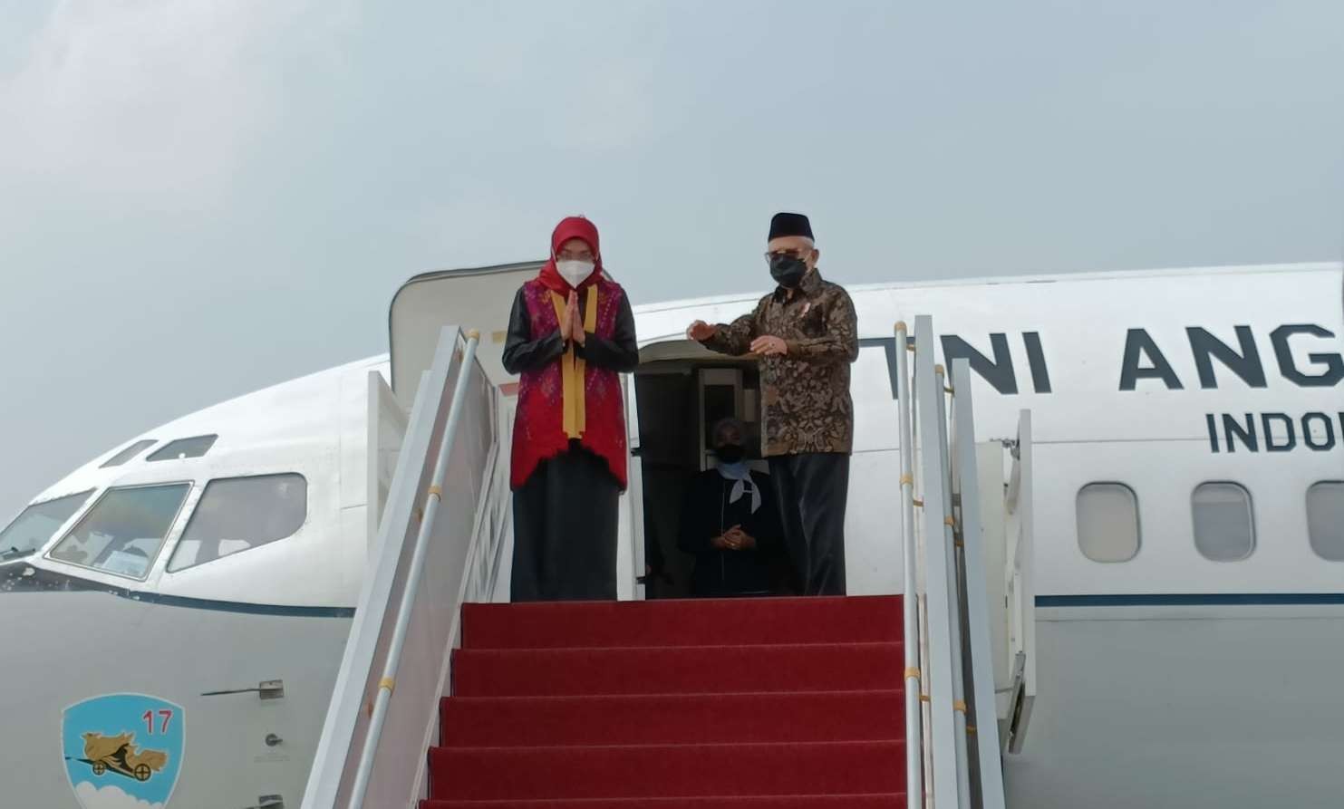 Wakil Presiden Ma'ruf Amin bersama Ibu Wury  melakukan kunjungan kerja ke Bali ( foto: BPMI Setwapres)