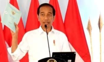 Presiden Jokowi resmi meluncurkan kartu kredit domestik ( foto: BPMI Setpres )