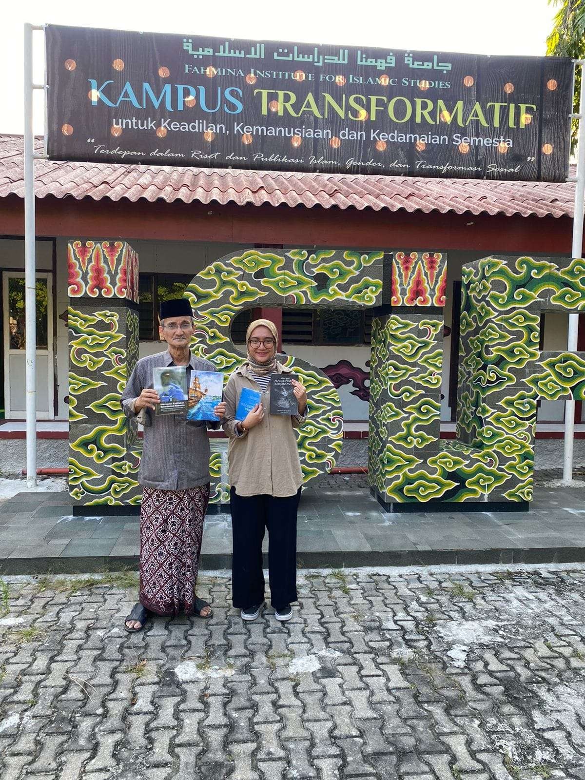 KH Husein Muhammad bersama akademisi Fahmina Institute, Cirebon. (Foto: husein muhammad)
