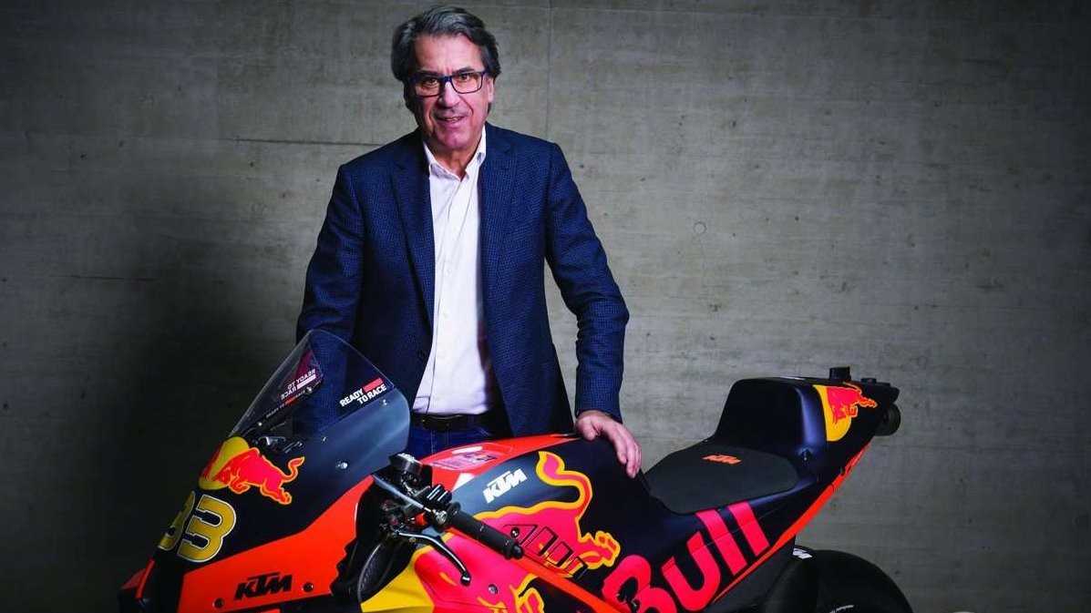 Srefan Pierer, CEO KTM berusaha meniru langkah cerdas Aprilia Racing.