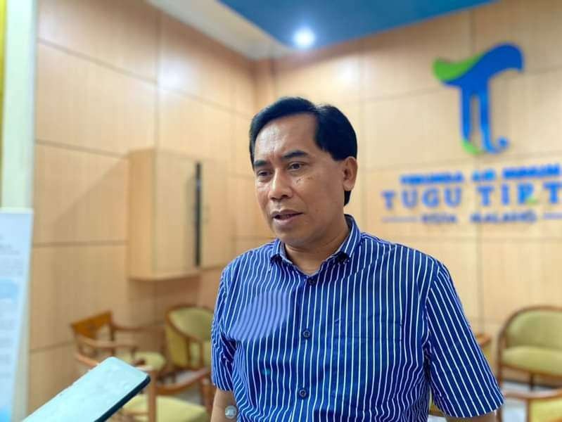 Direktur Utama Perumda Tugu Tirta, Nor Muhlas saat ditemui di kantornya. (Foto: Lalu Theo/Ngopibareng.id)