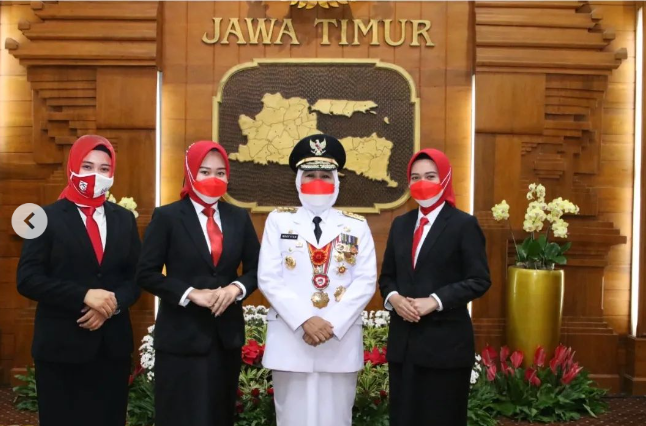 1 September diperingati sebagai Hari Polisi Wanita atau Polwan. Gubernur Jawa Timur Khofifah Indar Parawansa menyampaikan ucapan selamat. (Foto: Instagram)