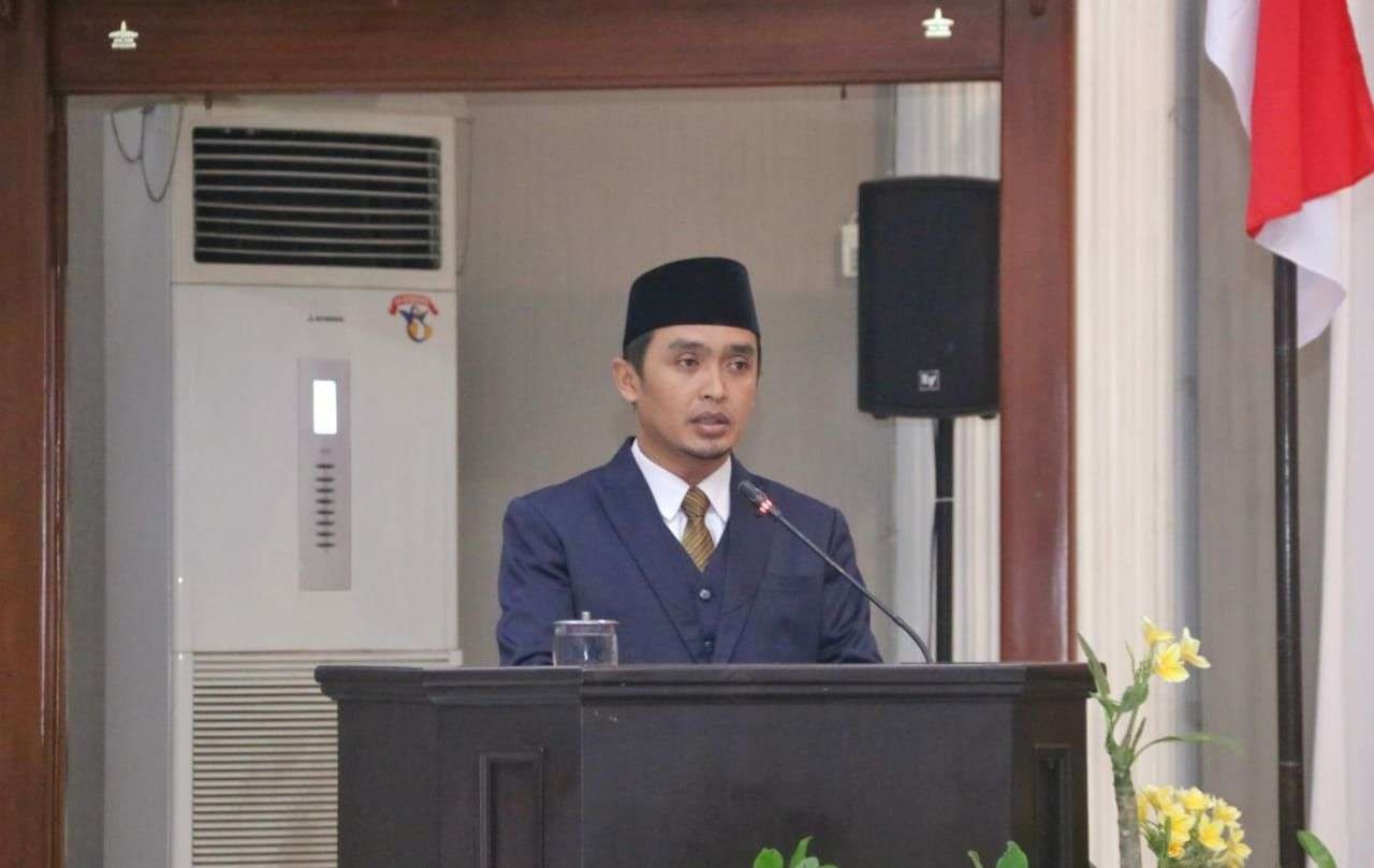 Wakil Walikota Pasuruan, Adi Wibowo, (Mas Adi) saat hadir di sidang paripurna DPRD. (Foto: Dok Pemkot Pasuruan)
