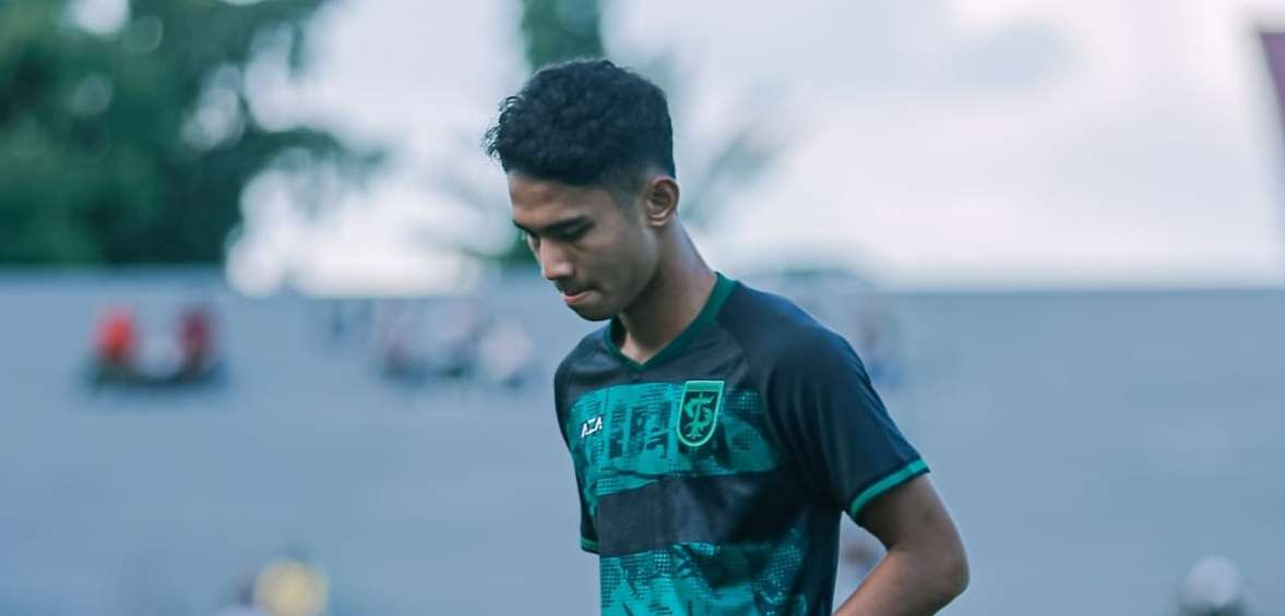 Marselino Ferdinan akan menjadi pemimpin di lini tengah Persebaya saat meladeni Bali United, Jumat 2 September 2022 malam nanti. (Foto: Twitter/@persebayaupdate)