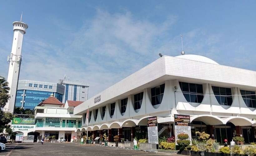 Masjid Sabilillah Malang, pada 2016 terpilih sebagai Masjid Percontohan Nasional versi Kementerian Agama dan Masjid Terbaik Nasional versi Dewan Masjid Indonesia (DMI) pada 2022.  (Foto: Lazis Sabilillah)