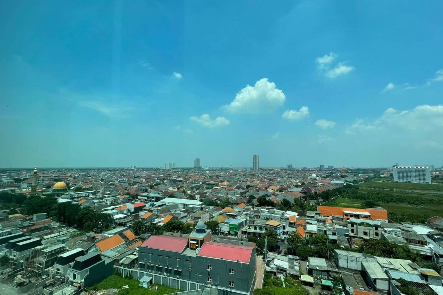Cuaca di Surabaya dan Jawa Timur hari ini cerah berawan. (Foto: Ilustrasi)