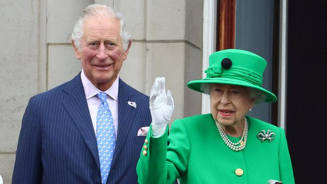 Pangeran Charles mewarisi takhta Kerajaan Inggris sekaligus harta ibunya, Ratu Elizabeth II. (Foto: AFP)