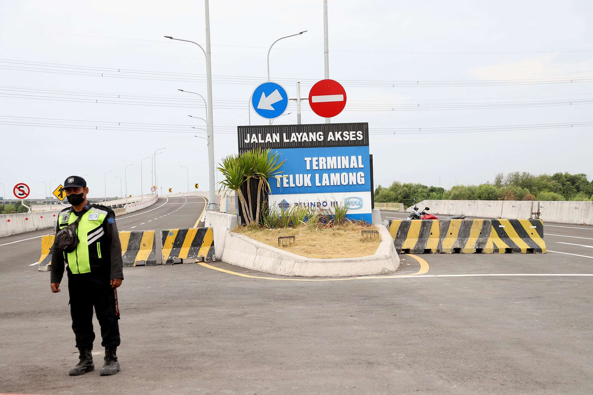 Jalan Tol Romokalisari salah satu akses menuju Stadion Gelora Bung Tomo (GBT), yang akan dipasang rambu petunjuk arah. (Foto: Humas Pemkot Surabaya)