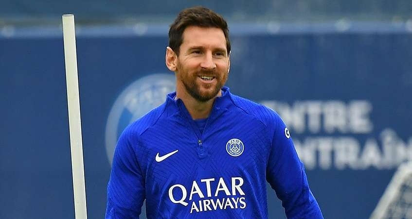 Lionel Messi belum memberi tanggapan resmi meski petinggi dan pelatih Barca menginginkan dia kembali ke Camp Nou. (Foto: Istimewa)