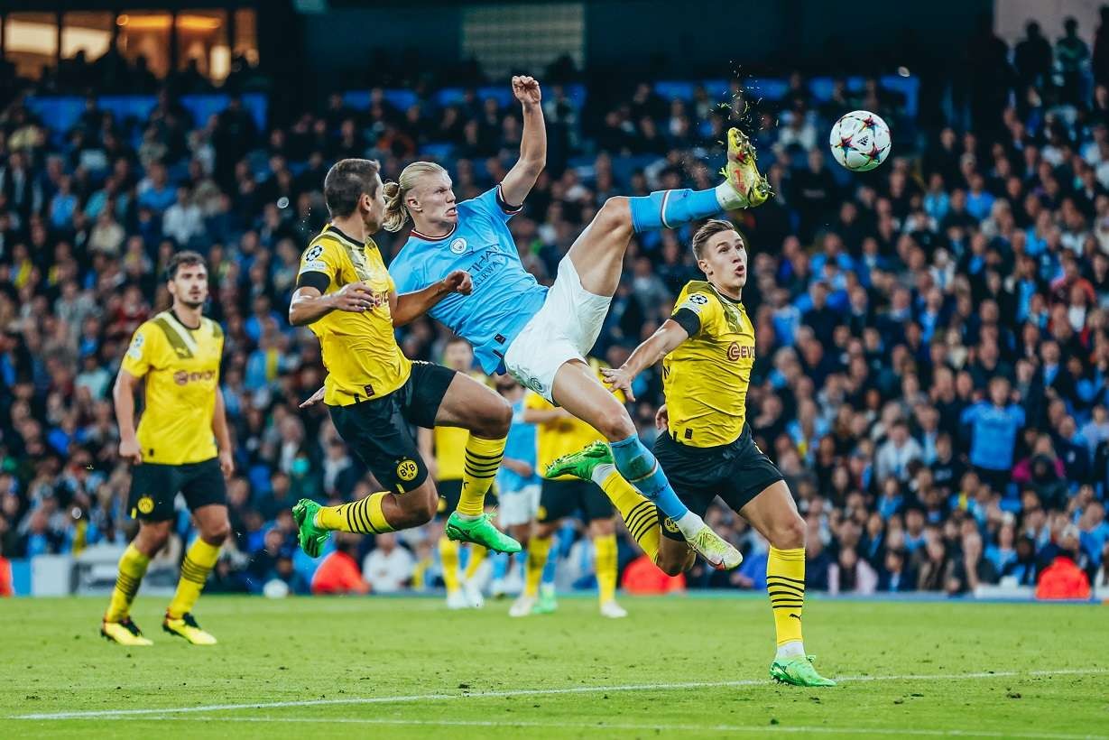 Erling Haaland menjadi pahlawan kemenangan Man City saat mengalahkan Borussia Dortmund 2-1. (Foto: Twitter/@ManCity)