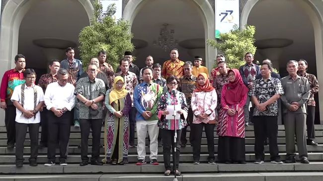 Para Rektor dan pimpinan perguruan tinggi di Yogyakarta di kampus UGM, Yogyakarta, Sabtu 17 September 2022. (Foto: media Netizen)