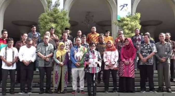 Sekitar 30 rektor berkumpul di UGM Yogyakarta, mengajak masyarakat partisipatif dan kritis jelang Pemilu 2024. (Foto: Dokumentasi UGM)