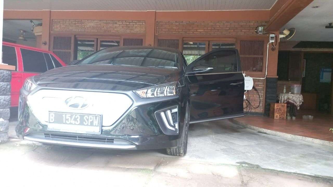 Walikota Pasuruan Saifullah Yusuf (Gus Ipul) ternyata sudah menggunakan mobil listrik untuk operasional di Jakarta sebagai Sekjen PBNU. (Foto: istimewa)