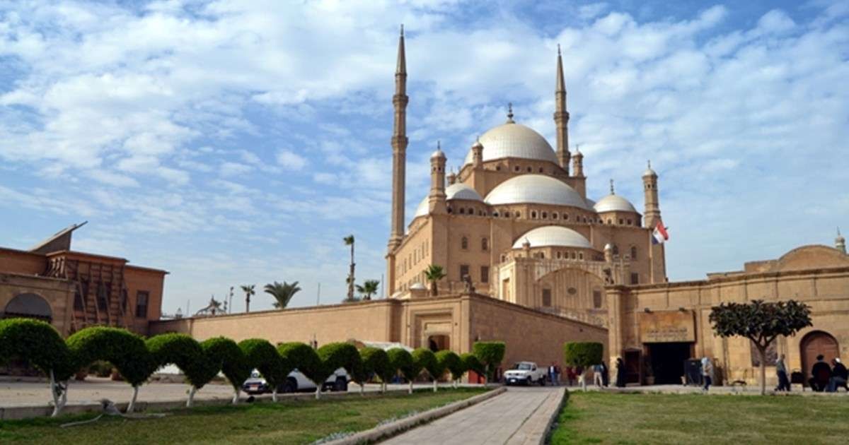 Masjid Muhammad Ali di Mesir, wajah kegagahan arsitektur Islam di negeri berperadaban maju. (Foto: travellers)