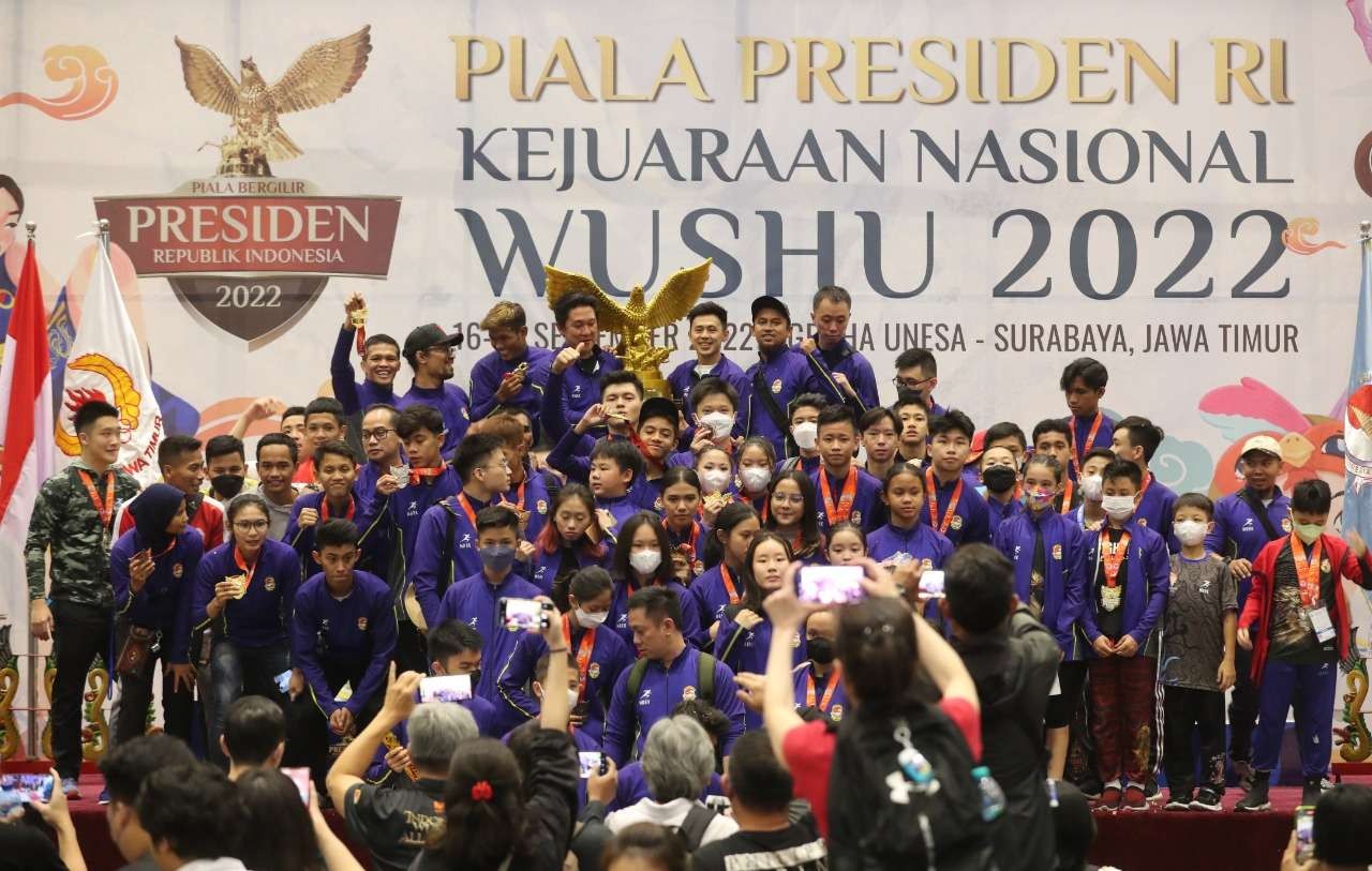 Kontingen Wushu DKI Jakarta berhasil meraih juara umum Piala Presiden 2022. (Foto: Wushu Jatim)