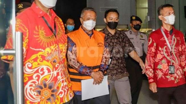 Hakim Agung Sudrajad Dimyati saat serahkan diri di Gedung KPK, pada Jumat 23 September 2022. (Foto: dok. Suara.com)