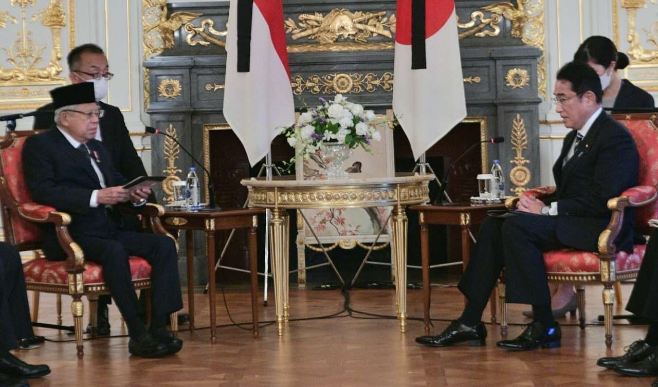 Wakil Presiden (Wapres) KH Ma’ruf Amin melakukan kunjungan kehormatan (Courtesy Call) kepada PM Jepang Fumio Kishida di Istana Akasaka. (Foto: BPMI Setwapres)