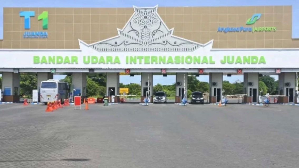 61 jemaah umrah terlantar di Bandara Juanda masih belum berangkat (Foto: dok. Ant.)