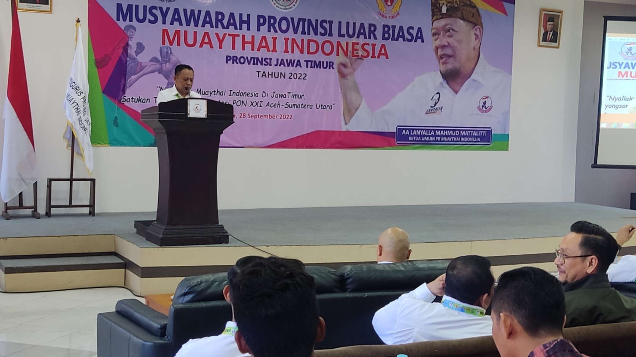 Baso Juherman pimpin Muay Thai Jatim, periode 2022-2026, terpilih secara aklamasi dalam Musprovlub MI Jatim di Graha Kadin, Surabaya, Rabu 28 September 2022. (Foto: Fariz Yarbo/Ngopibareng.id)