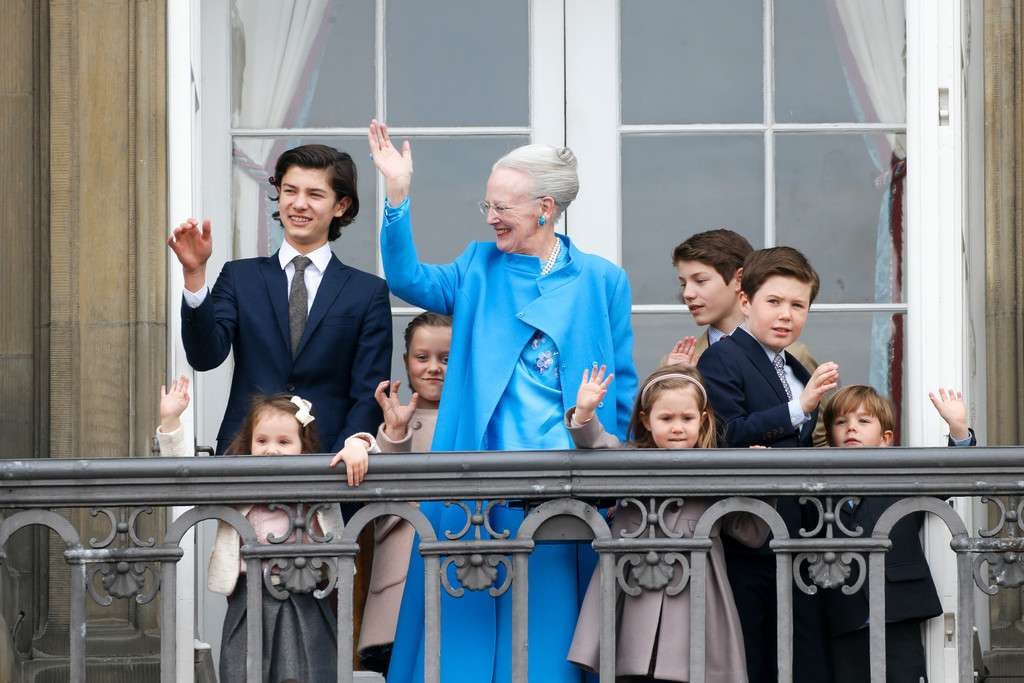 Ratu Margrethe II dari Denmark mencopot gelar kerajaan cucu-cucunya, termasuk Pangeran Nikolai (kiri) yang tampan dan berprofesi sebagai model. (Foto: Zimbio)