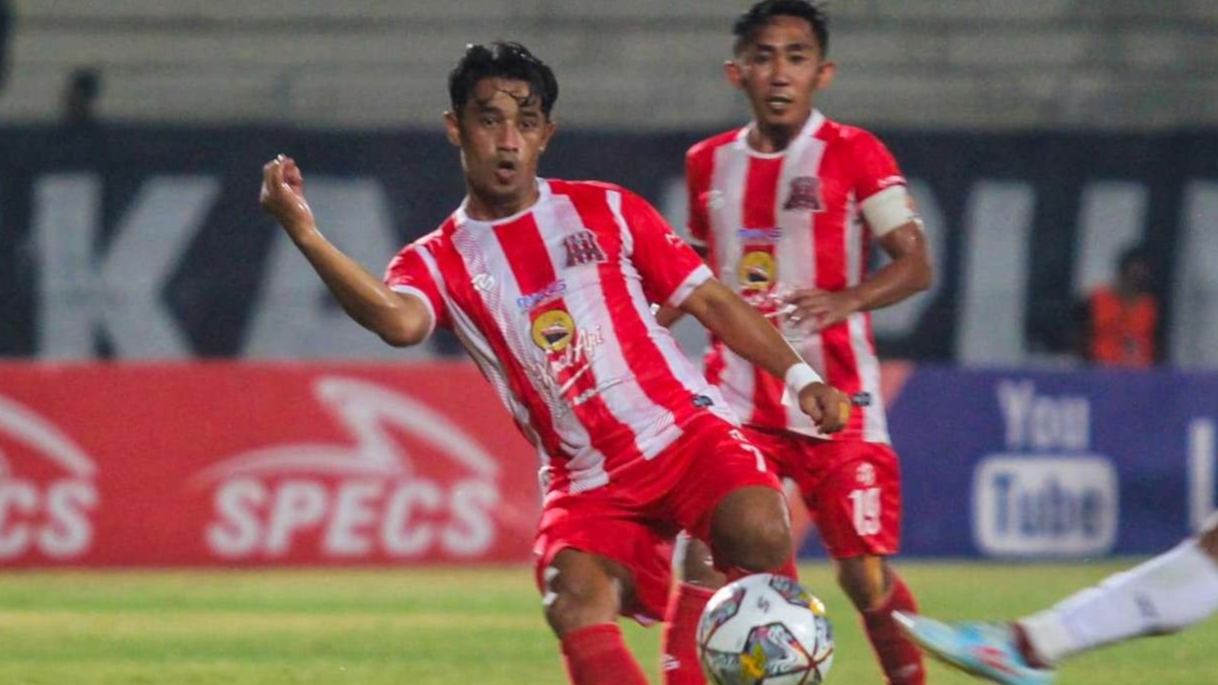 Pemain Deltras FC saat menjamu Kalteng Putra (foto :Aini/Ngopibareng.id)