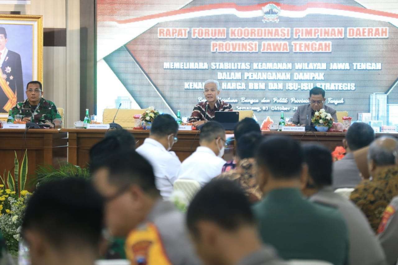 Gubernur Ganjar Pranowo mengajak Forkopimda se Jawa Tengah mendoakan para korban yang gugur pada tragedi Kanjuruhan, Malang. (Foto: istimewa)