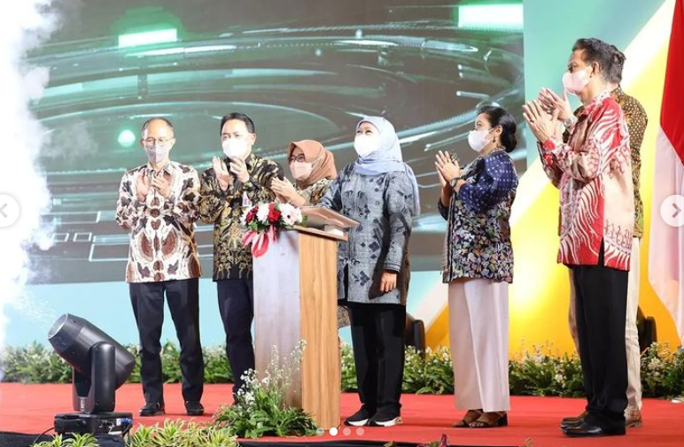Gubernur Jawa Timur Khofifah Indar Parawansa membuka acara Jatim Fair 2022, Jumat 7 Oktober 2022. (Foto: Instagram)