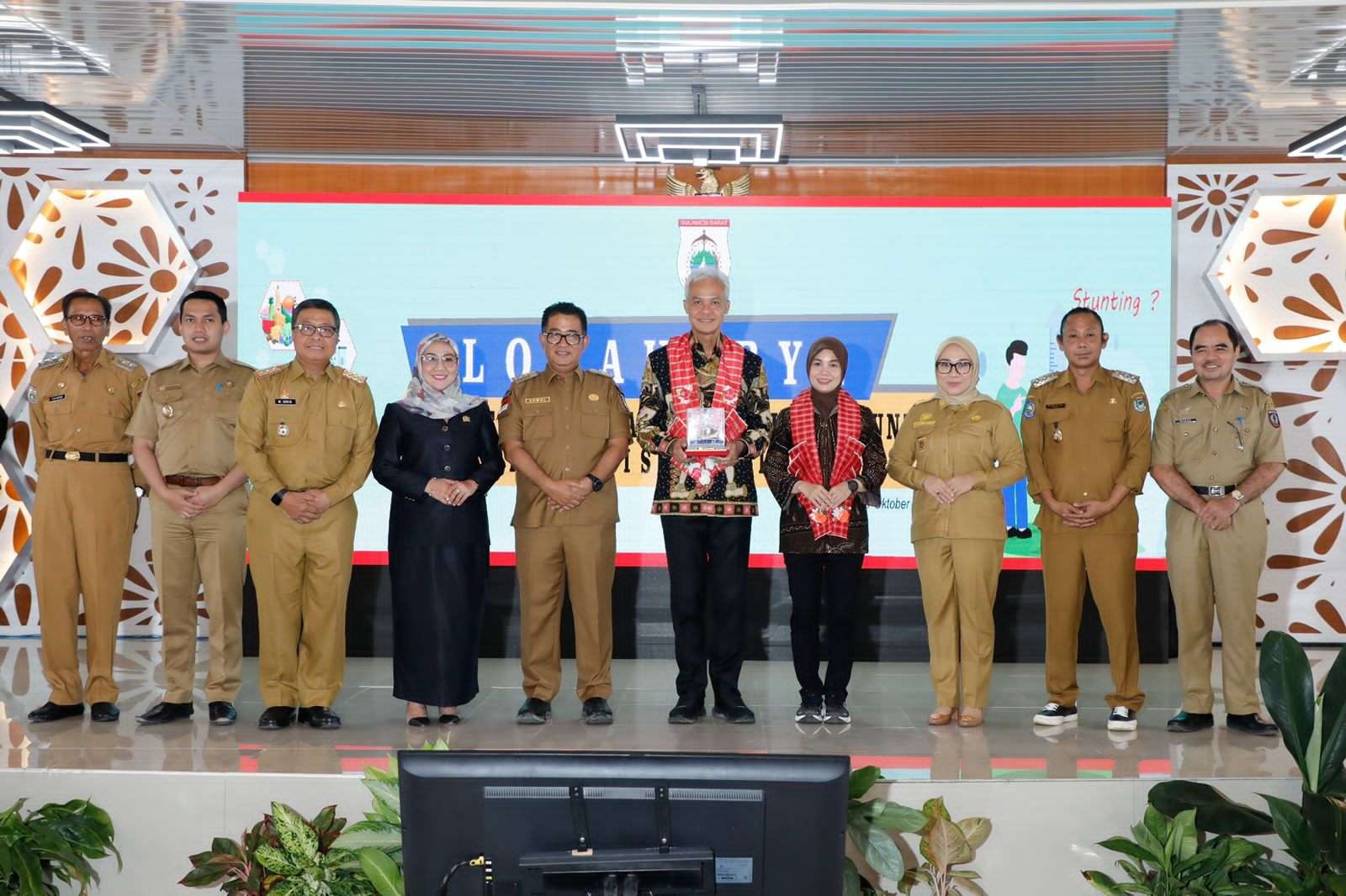 Gubernur Jawa Tengah, Ganjar Pranowo memenuhi janjinya pada Pj Gubernur Sulawesi Barat, Akmal Malik, berbagi penanganan stunting. (Foto: istimewa)