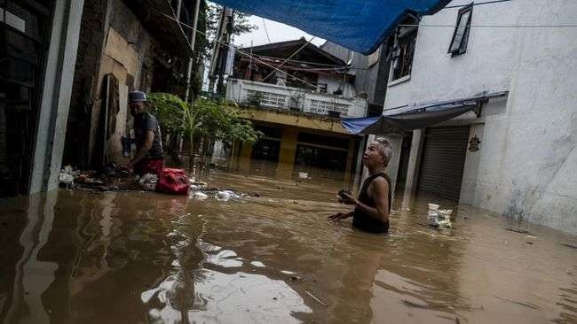 Salah satu daerah di DKI Jakarta yang terendam banjir,pada Minggu 9 Oktober 2022. (Foto: Antara)