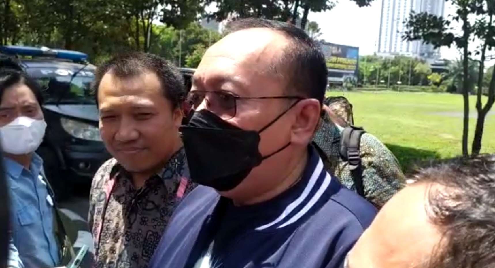 Dirut PT LIB, Ahmad Hadian Lukita saat memenuhi panggilan polisi sebagai penyidik di Mapolda Jatim, Surabaya, Rabu 12 Oktober 2022. (Foto: Tangkapan Layar)