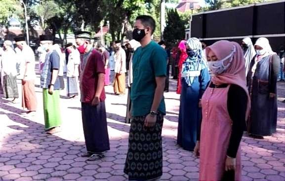 ASN Pemkab Bondowoso memakai busana muslim selama sepekan, mulai Jumat 14 Oktober 2022. (Foto: Humas Protokol Bondowoso)