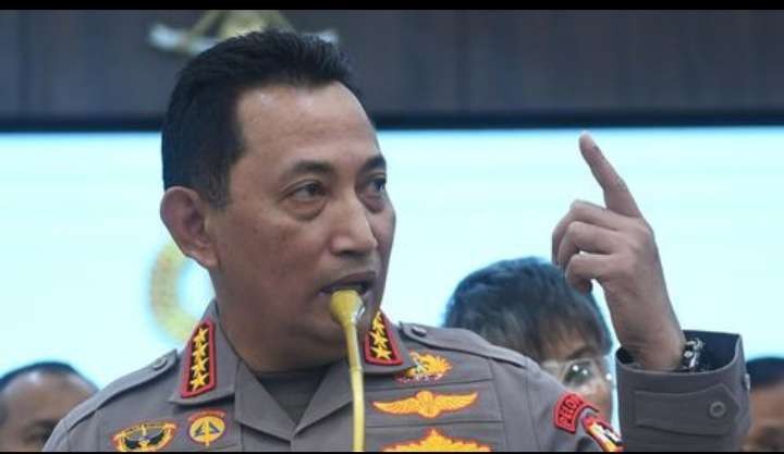 Kapolri Jendral Polisi Listyo Sigit Prabowo membenarkan penangkapan Kapolda Jatim Teddy Minahasa Putra akibat terlibat jual beli narkoba. (Foto: Humas Polri)