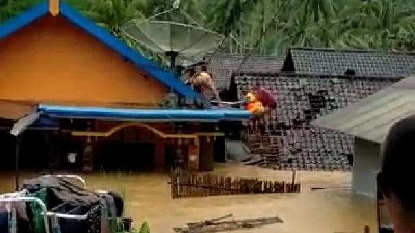 Banjir melanda 5 kecamatan di Blitar. (Foto: Istimewa)
