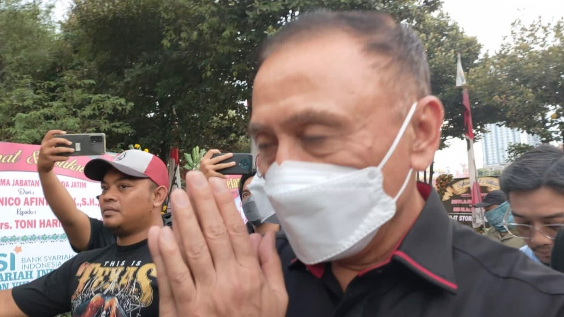 Ketua PSSI, Mochamad Iriawan saat mendatangi Polda Jatim (Foto: Andhi Dwi/Ngopibareng.id)