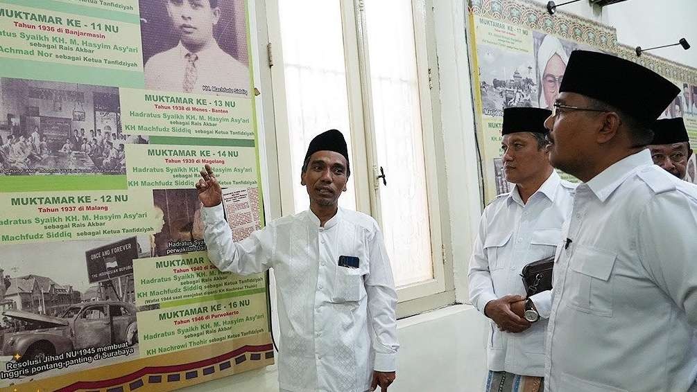 Ketua DPD Gerindra Jatim, Anwar Sadad (kanan) saat napak tilas di Gedung PCNU Surabaya, Sabtu 22 Oktober 2022. (Foto: Dokumentasi PartaiGerindra)