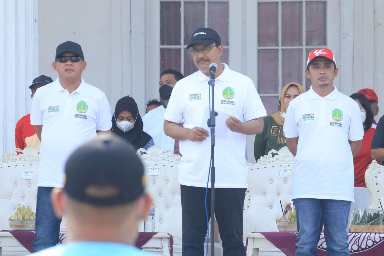 Walikota Pasuruan Saifullah Yusuf didampingi wakilnya, Adi Wibowo, dan perangkat Pemkot Pasuruan kampanye Senam Pasuruan Resik. (Foto: Diskominfo Pemkot Pasuruan)