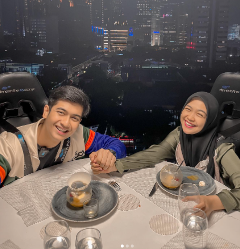 Akun YouTube Ria Ricis mendadak hilang usai unggah video makan bersama suaminya, Teuku Rian. (Foto: Instagram)