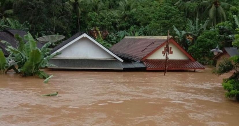 Bencana banjir di Desa Sitiarjo, Kecamatan Sumbermanjing Wetan, Kabupaten Malang (Foto: Instagram/@info_malang)