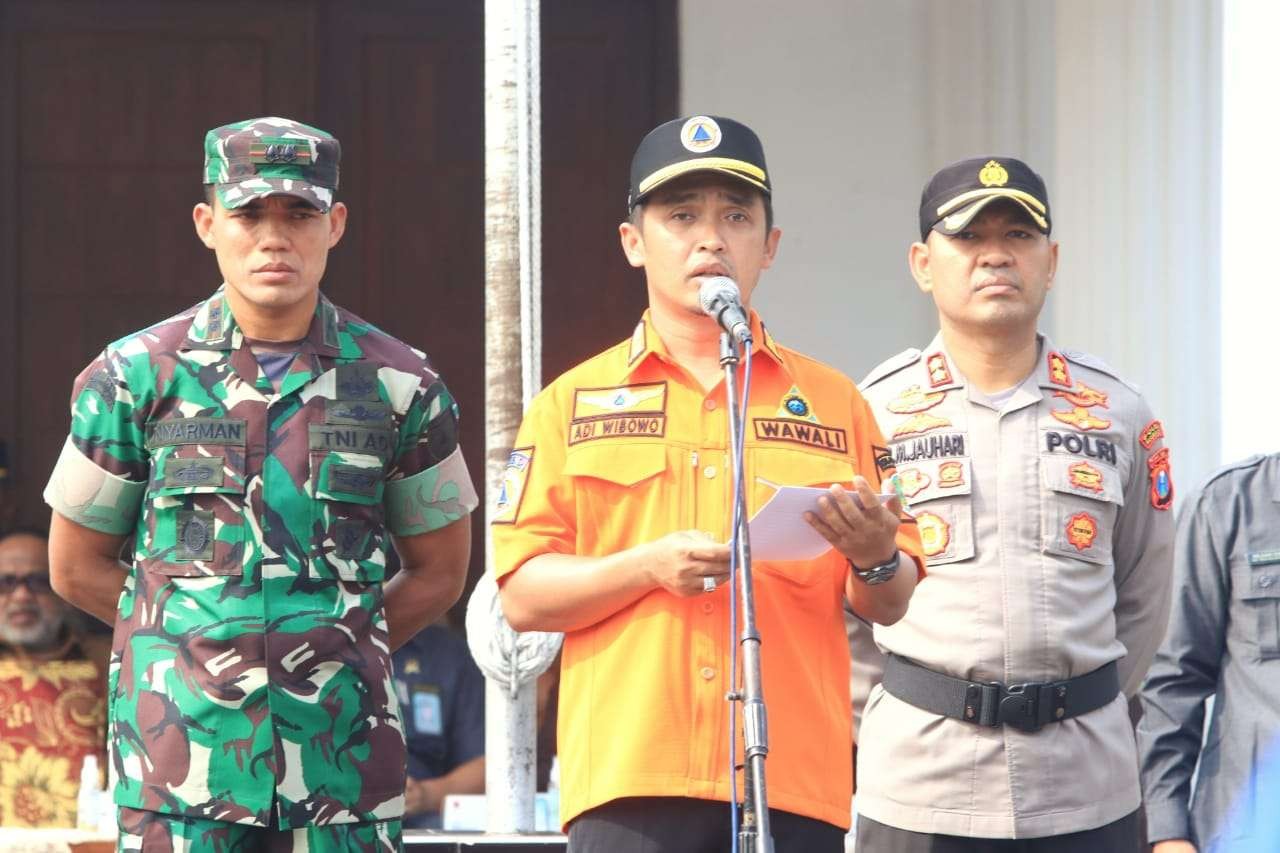 Wakil Walikota Pasuruan pimpin apel gelar pasukan untuk antisipasi bencana yang bisa melanda Kota Pasuruan kapan saja. (Foto: dok. Humas Pemkot Pasuruan)