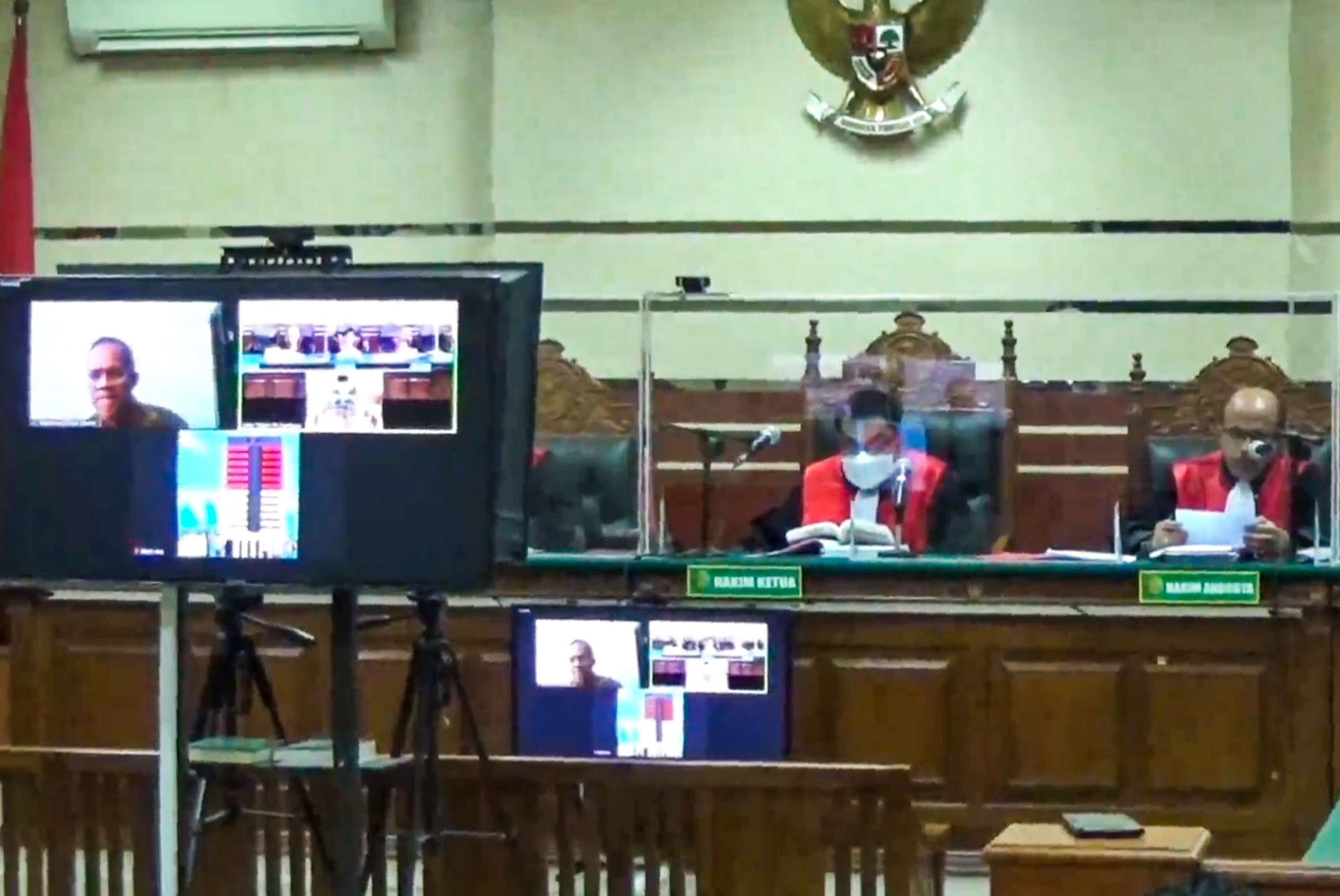 Sidang hakim nonaktif Itong digelar secara virtual. (Foto: Aini/Ngopibareng.id)